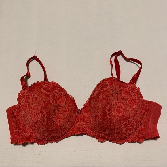 Victoria's Secret Vintage Red Lace Padded Bra Size 38B - Picture 1 of 9